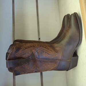 New Women's Ariat Heritage R-Toe Stretchfit